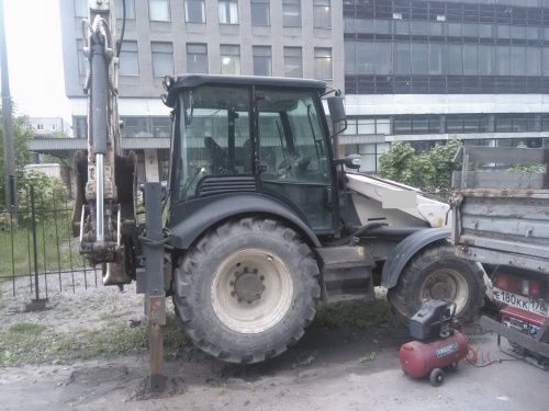 Экскаватор - погрузчик TEREX 860 купить в компании Рабочие Машины