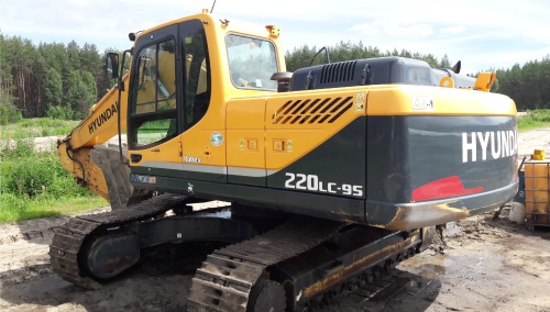 Гусеничный экскаватор HYUNDAI R 220LC-9S купить в компании Рабочие Машины