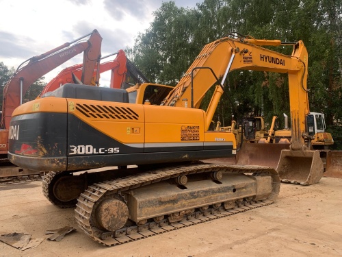 Гусеничный экскаватор Hyundai R 300lc купить в компании Рабочие Машины