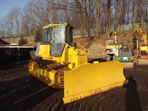 Бульдозер Komatsu D51PX-22 купить в компании Рабочие Машины