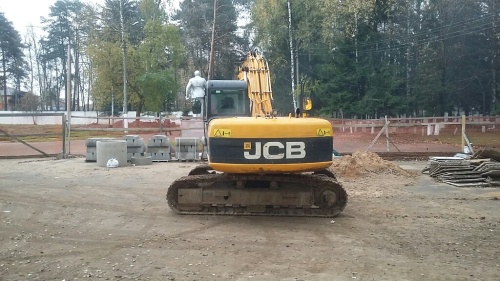 Гусеничный экскаватор JCB JS 160 купить в компании Рабочие Машины