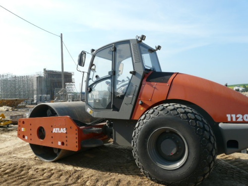 Каток грунтовый Atlas AW 1120 купить в компании Рабочие Машины