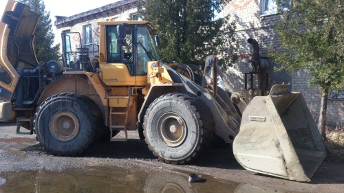 Фронтальный погрузчик VOLVO L150G 2012 года купить в компании Рабочие Машины