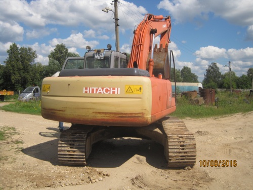 Гусеничный экскаватор HITACHI ZX 200 купить в компании Рабочие Машины