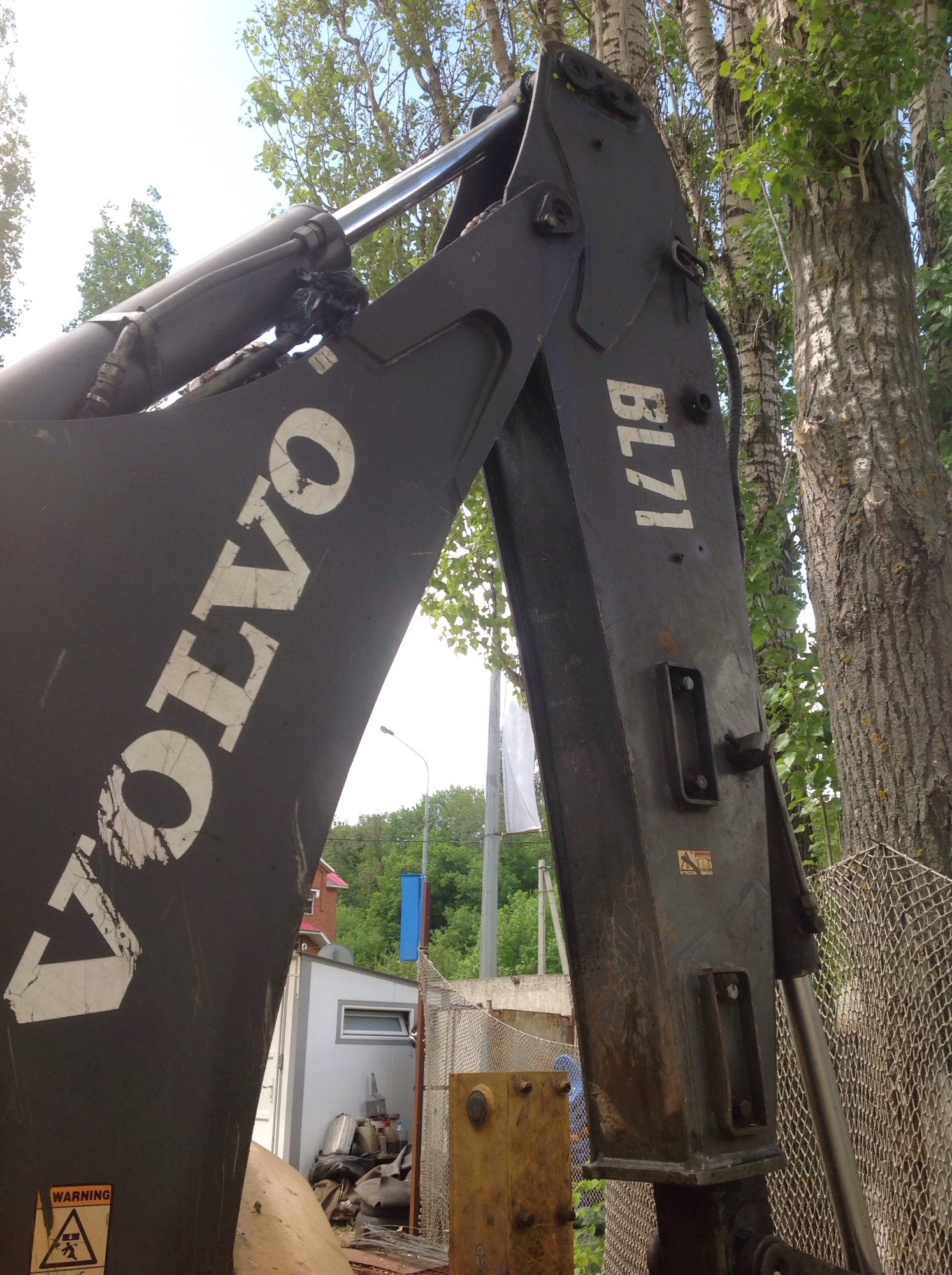 Экскаватор-погрузчик Volvo BL 71 купить в компании Рабочие Машины