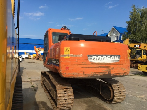 Гусеничный экскаватор DOOSAN / DAEWOO SOLAR 225NLCV купить в компании Рабочие Машины