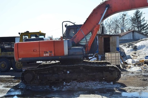 экскаватор гусеничный Hitachi ZX240LC 3G купить в компании Рабочие Машины