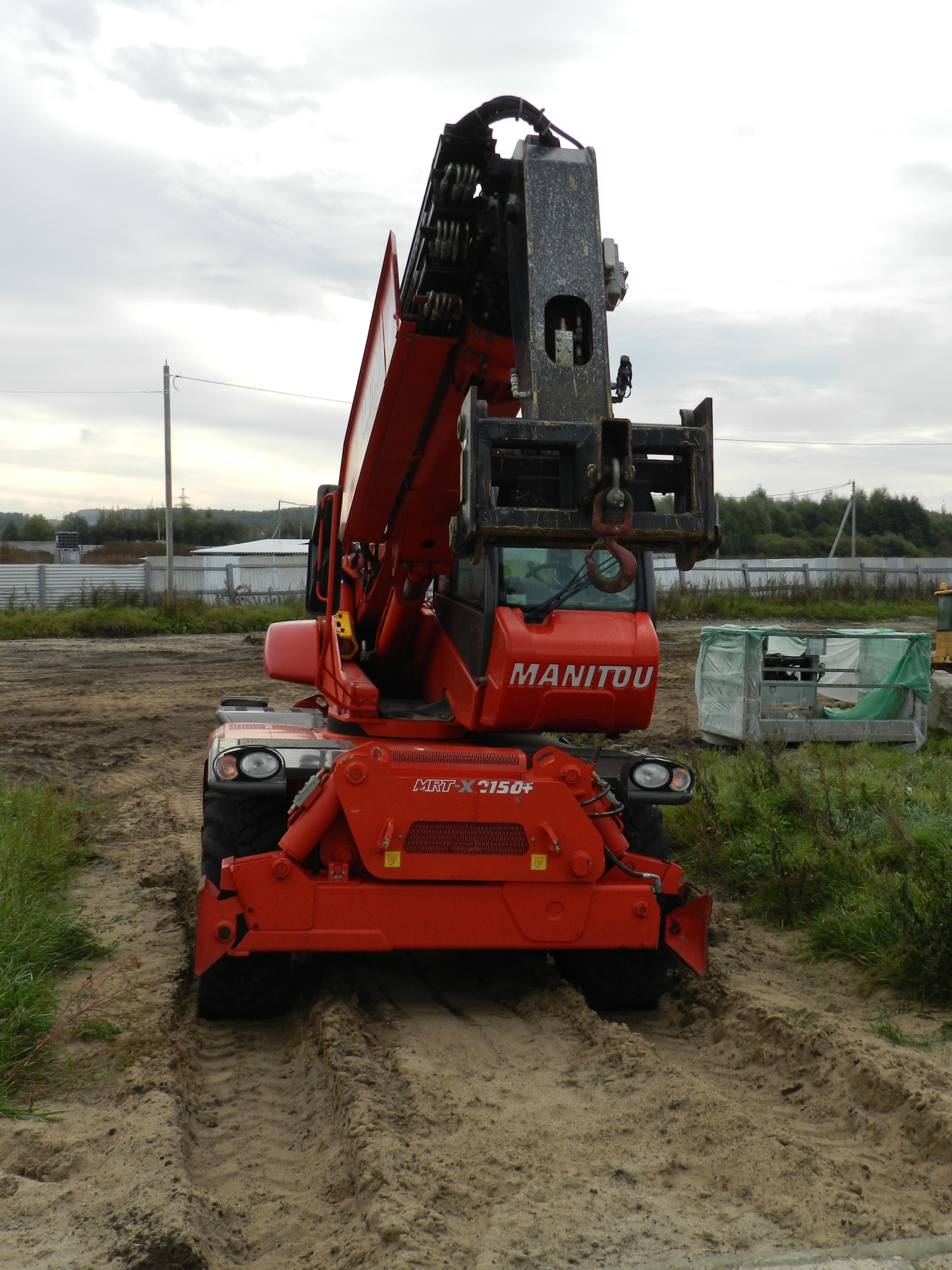 телескопический погрузчик Manitou MRT-X 2150+ купить в компании Рабочие Машины