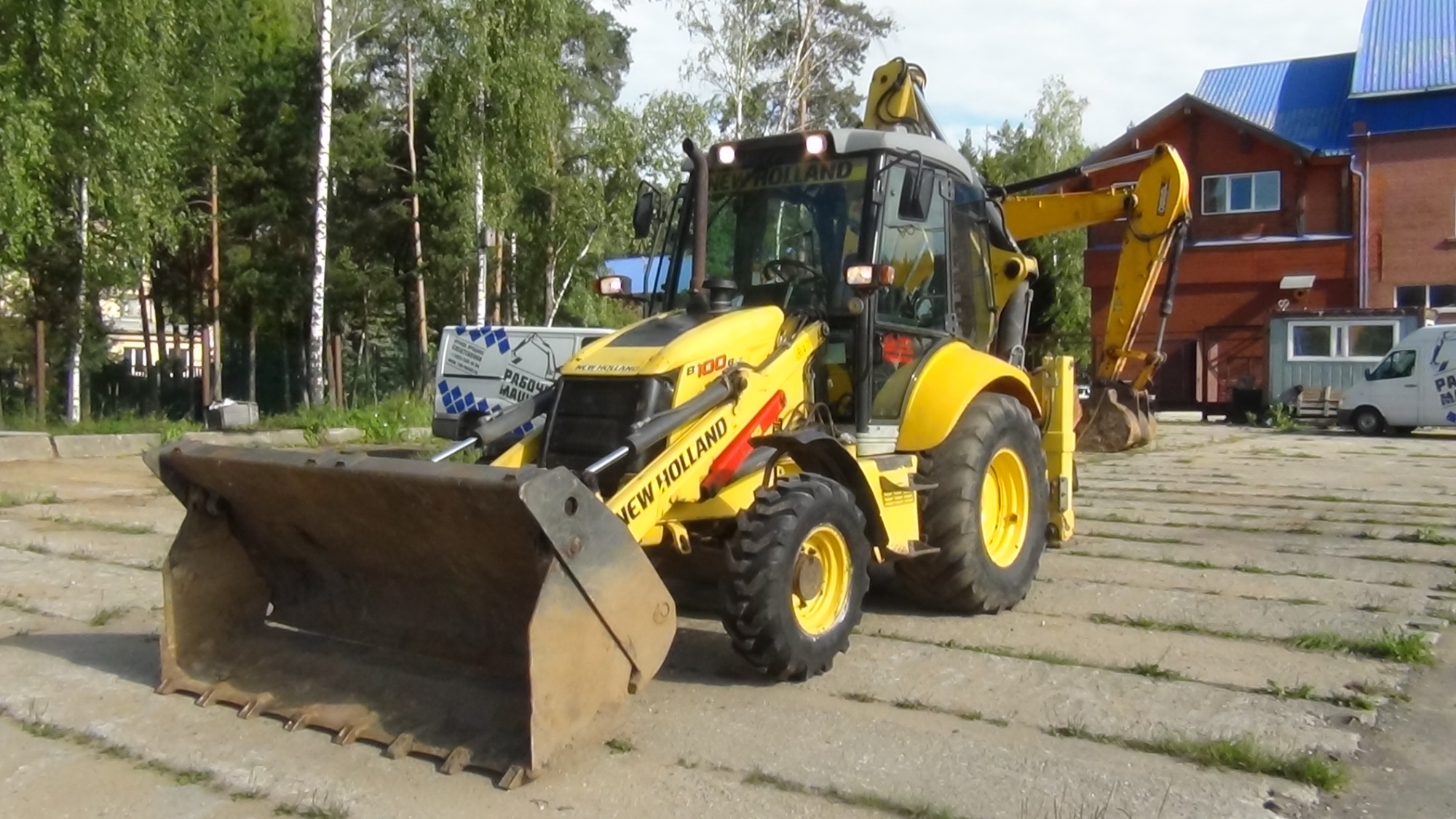 Экскаватор-погрузчик NEW HOLLAND B100B купить в компании Рабочие Машины