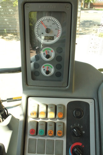 Экскаватор - погрузчик KOMATSU WB93R купить в компании Рабочие Машины