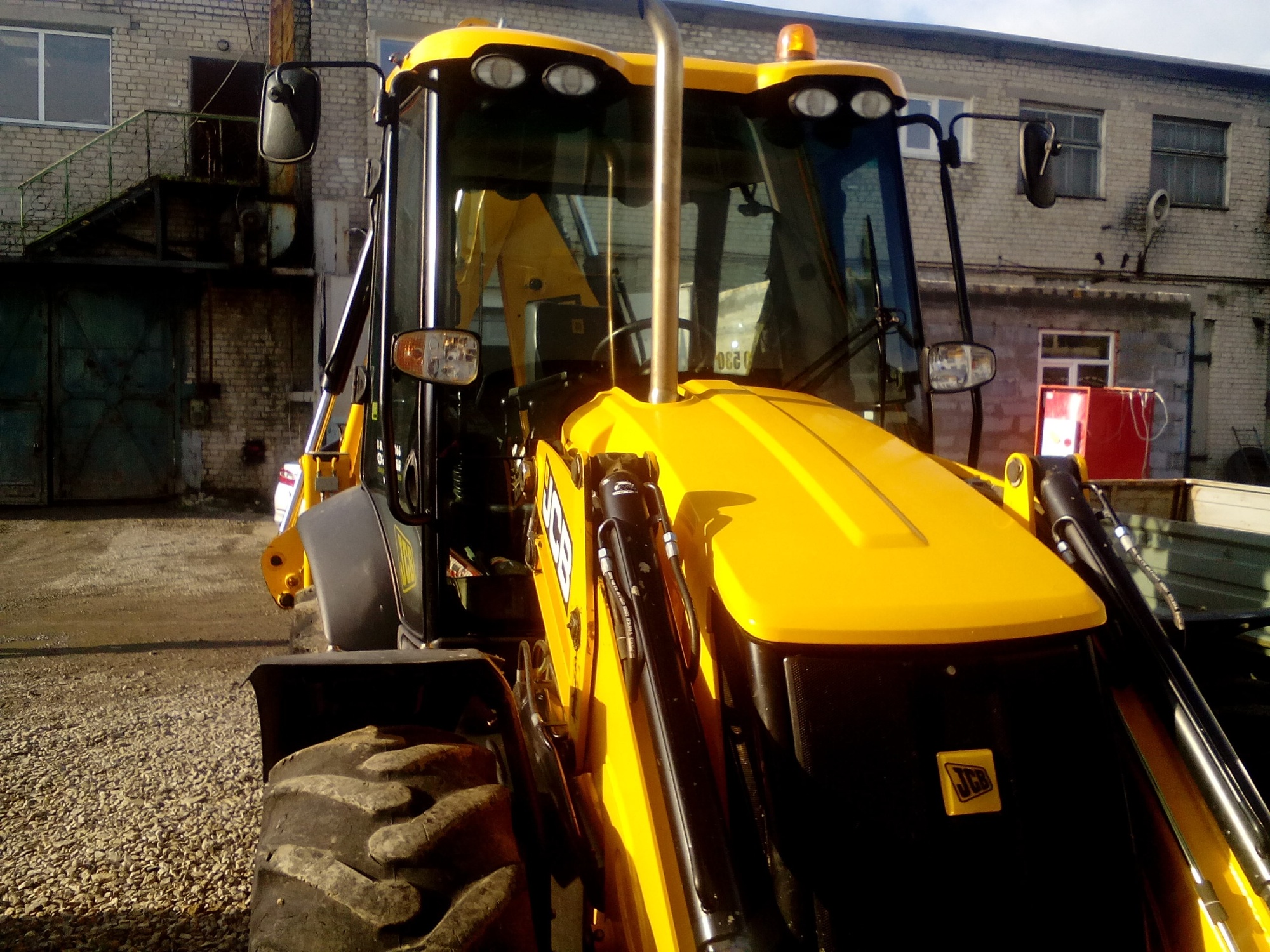 Экскаватор - погрузчик JCB 3CX Super купить в компании Рабочие Машины