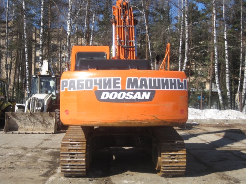 экскаватор гусеничный Doosan 225 NLC купить в компании Рабочие Машины