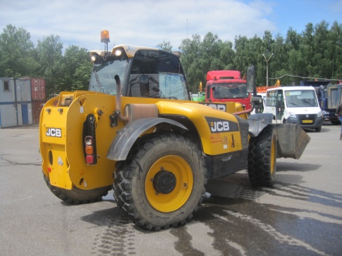 Телескопический погрузчик JCB loadall 531-70 2012 года купить в компании Рабочие Машины