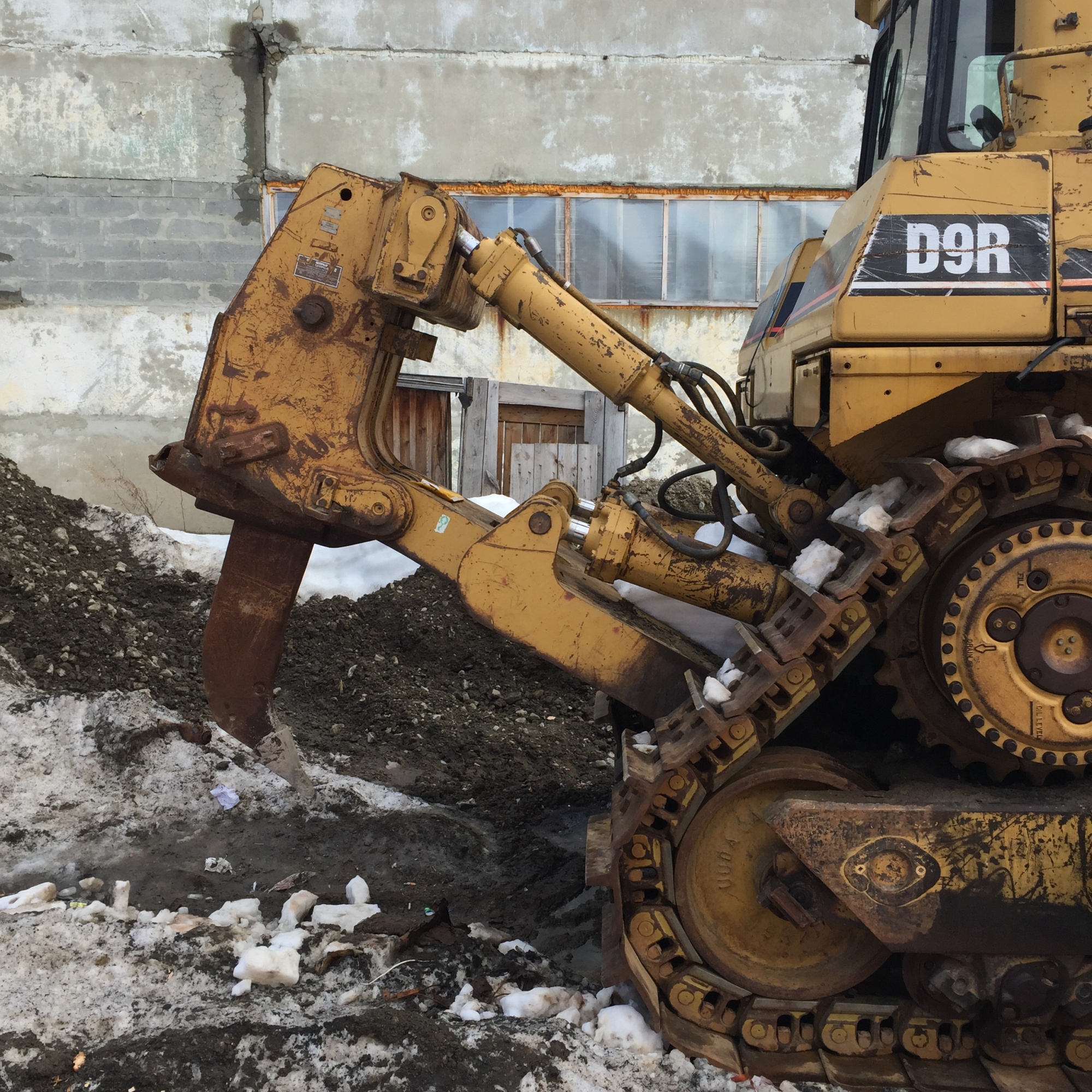 Бульдозер CATERPILLAR D 9R купить в компании Рабочие Машины