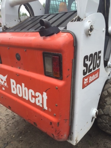 Мини - погрузчик фронтальный BOBCAT S205 купить в компании Рабочие Машины