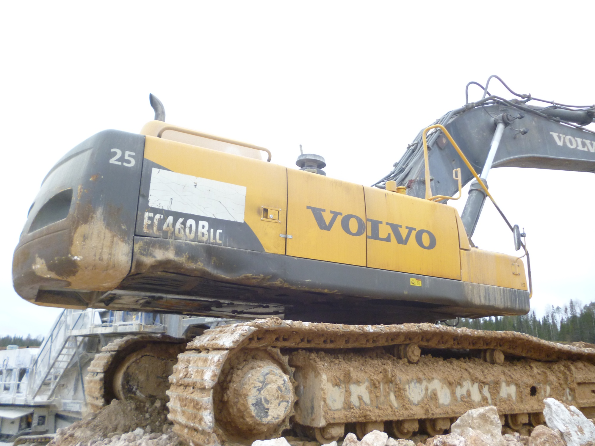экскаватор гусеничный Volvo  EC460BLC купить в компании Рабочие Машины