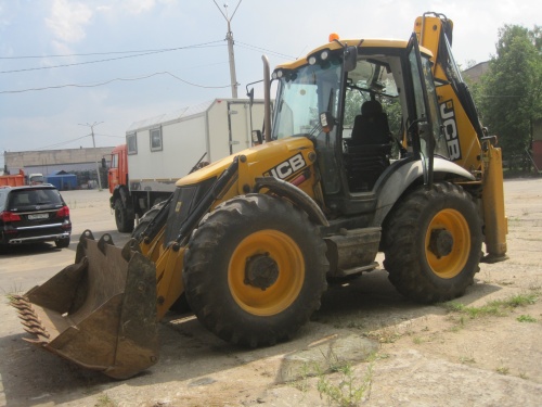Экскаватор-погрузчик JCB 4CX купить в компании Рабочие Машины