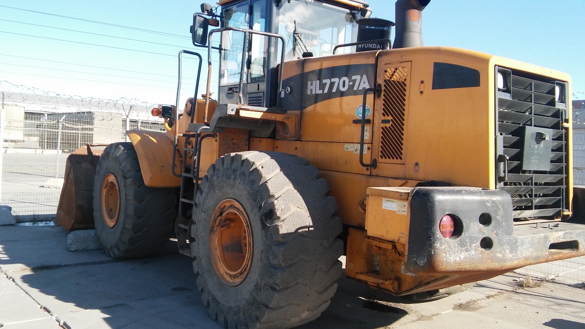 Фронтальный погрузчик HYUNDAI HL 770-7A 2008 года купить в компании Рабочие Машины