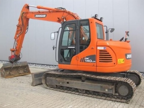 Экскаватор гусеничный Doosan DX 140 LCR купить в компании Рабочие Машины
