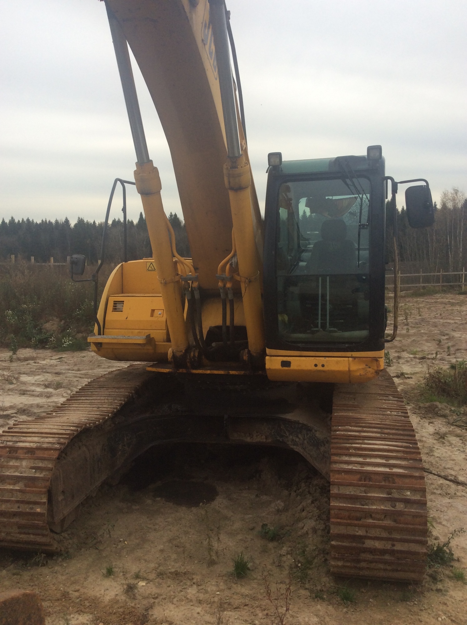 Гусеничный экскаватор JCB JS 330LC купить в компании Рабочие Машины