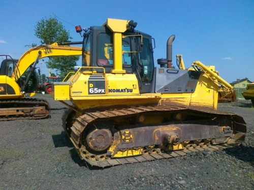 Бульдозер Komatsu D65PX-15EO купить в компании Рабочие Машины