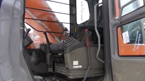 Гусеничный экскаватор HITACHI ZAXIS 200, 2005 купить в компании Рабочие Машины