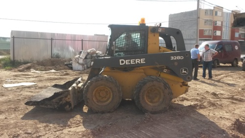 Мини-погрузчик John Deere 328 купить в компании Рабочие Машины