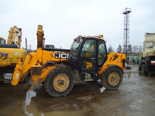Телескопический погрузчик JCB540-140 купить в компании Рабочие Машины