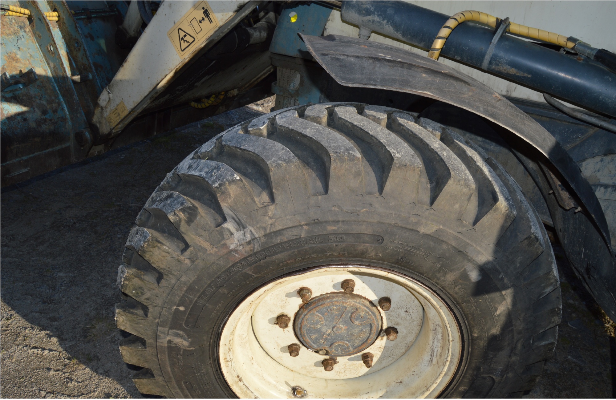 Экскаватор-погрузчик TEREX 860 купить в компании Рабочие Машины