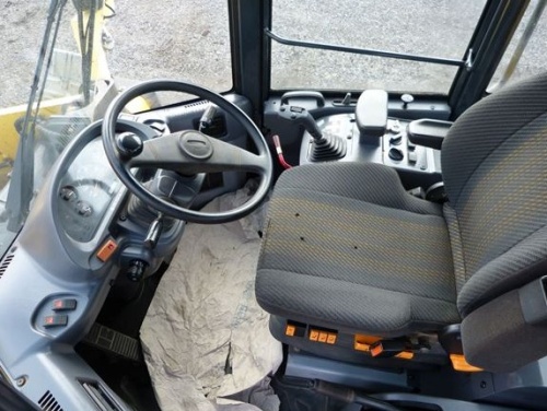 Фронтальный погрузчик Komatsu WA320-5 купить в компании Рабочие Машины