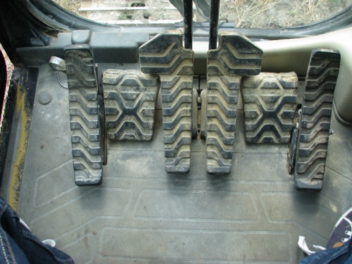 Экскаватор гусеничный Caterpillar 319C купить в компании Рабочие Машины