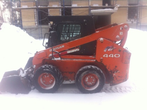 Мини - погрузчик с бортовым поворотом DOOSAN / DAEWOO 440 Plus купить в компании Рабочие Машины