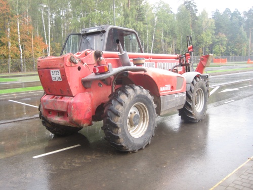 Телескопический погрузчик Manitou 1740 купить в компании Рабочие Машины