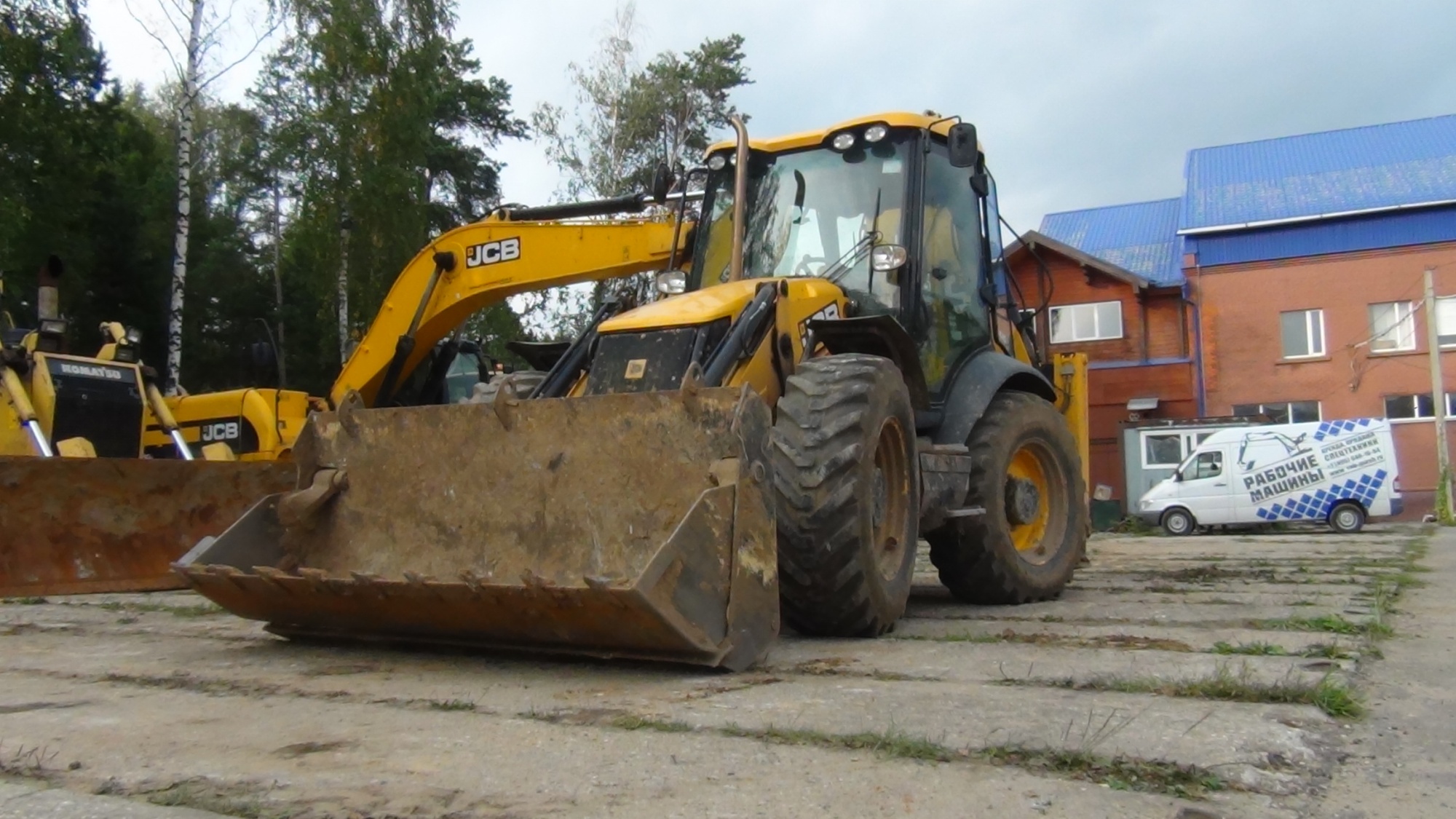 Экскаватор - погрузчик JCB 4CX купить в компании Рабочие Машины