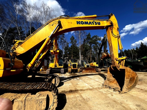 Гусеничный экскаватор KOMATSU PC300-8M0 купить в компании Рабочие Машины