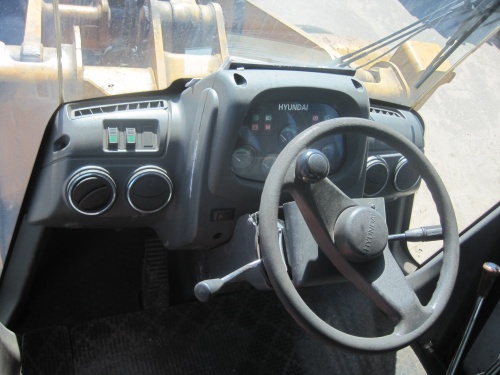 Фронтальный погрузчик HYUNDAI SL 763 2013 г купить в компании Рабочие Машины