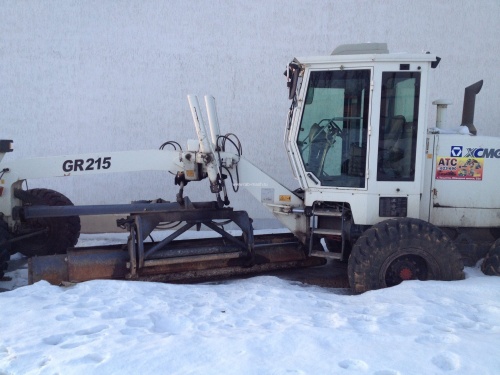Грейдер XCMG GR215 купить в компании Рабочие Машины