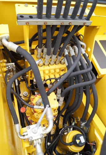 Колесный экскаватор Komatsu PW180-7E0 купить в компании Рабочие Машины