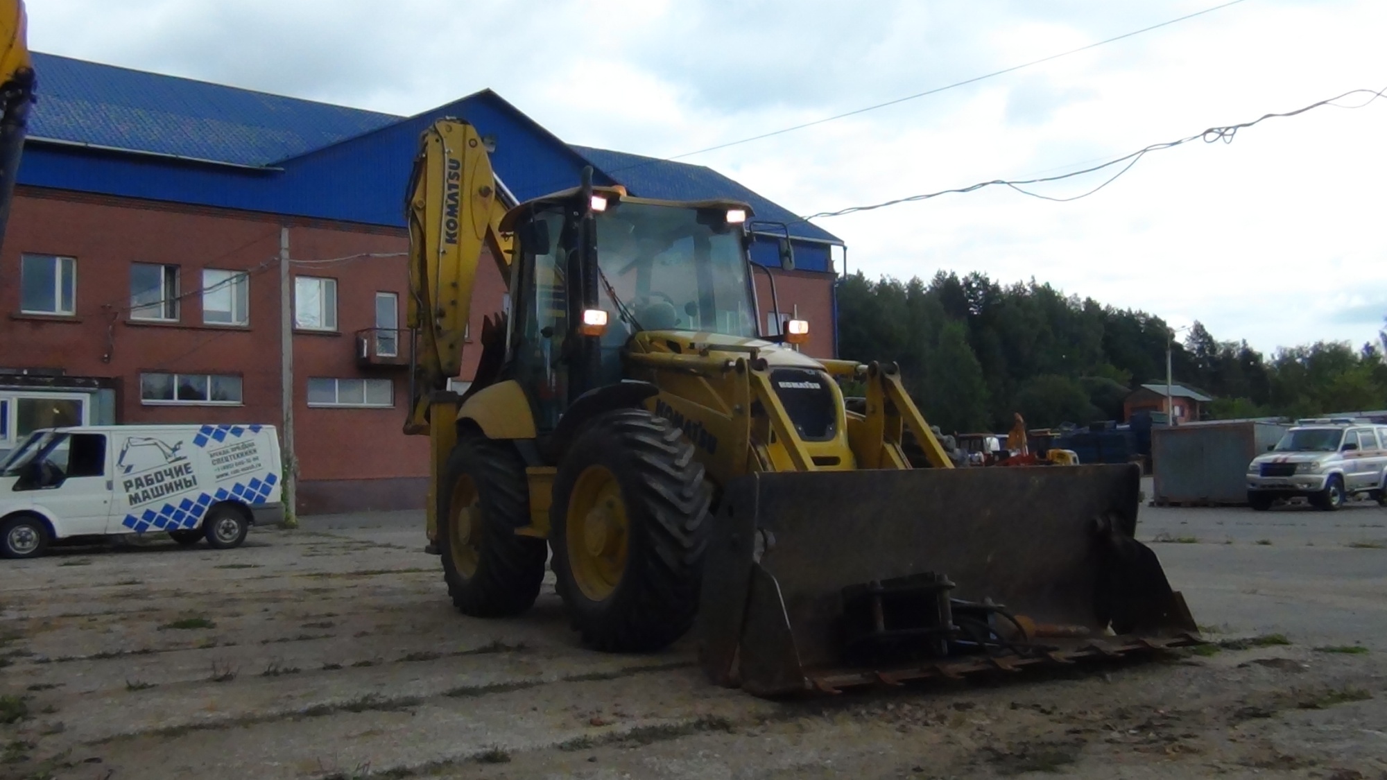 Экскаватор - погрузчик KOMATSU WB93S-5 купить в компании Рабочие Машины