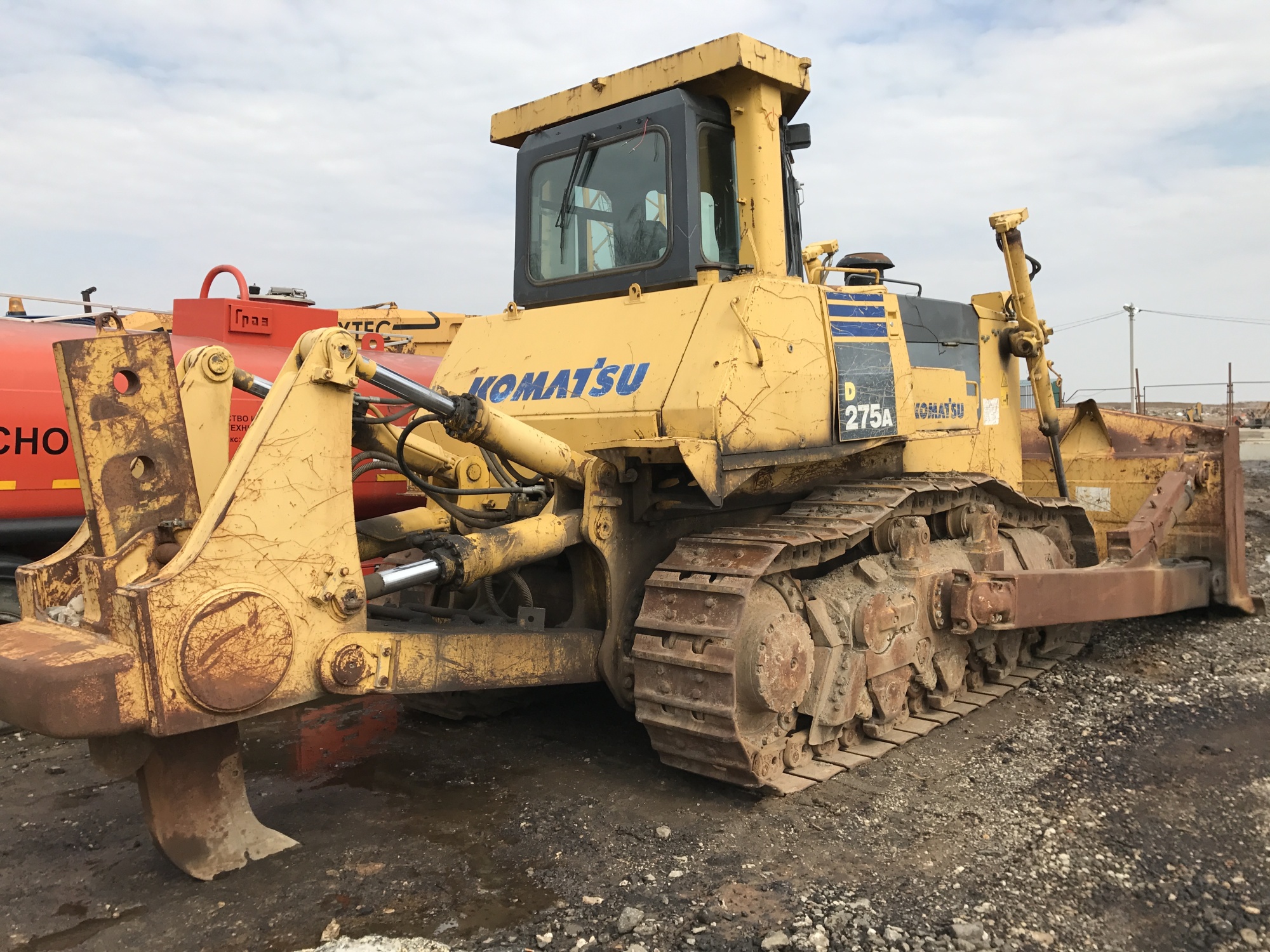 Бульдозер KOMATSU D 275A-52007 г купить в компании Рабочие Машины