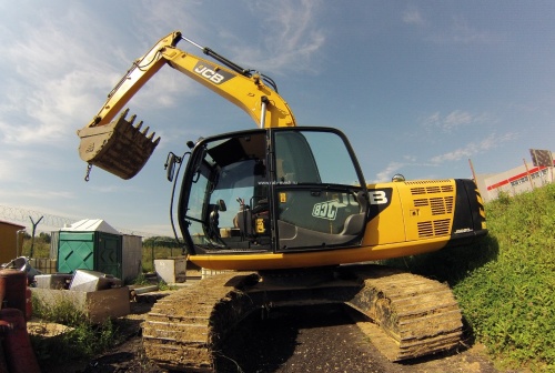 Гусеничный экскаватор JCB JS 220S купить в компании Рабочие Машины