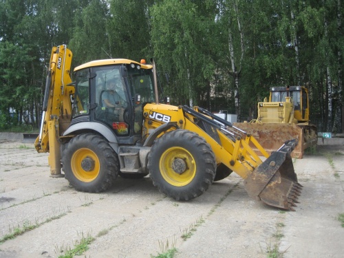 Экскаватор-погрузчик JCB 4CX купить в компании Рабочие Машины