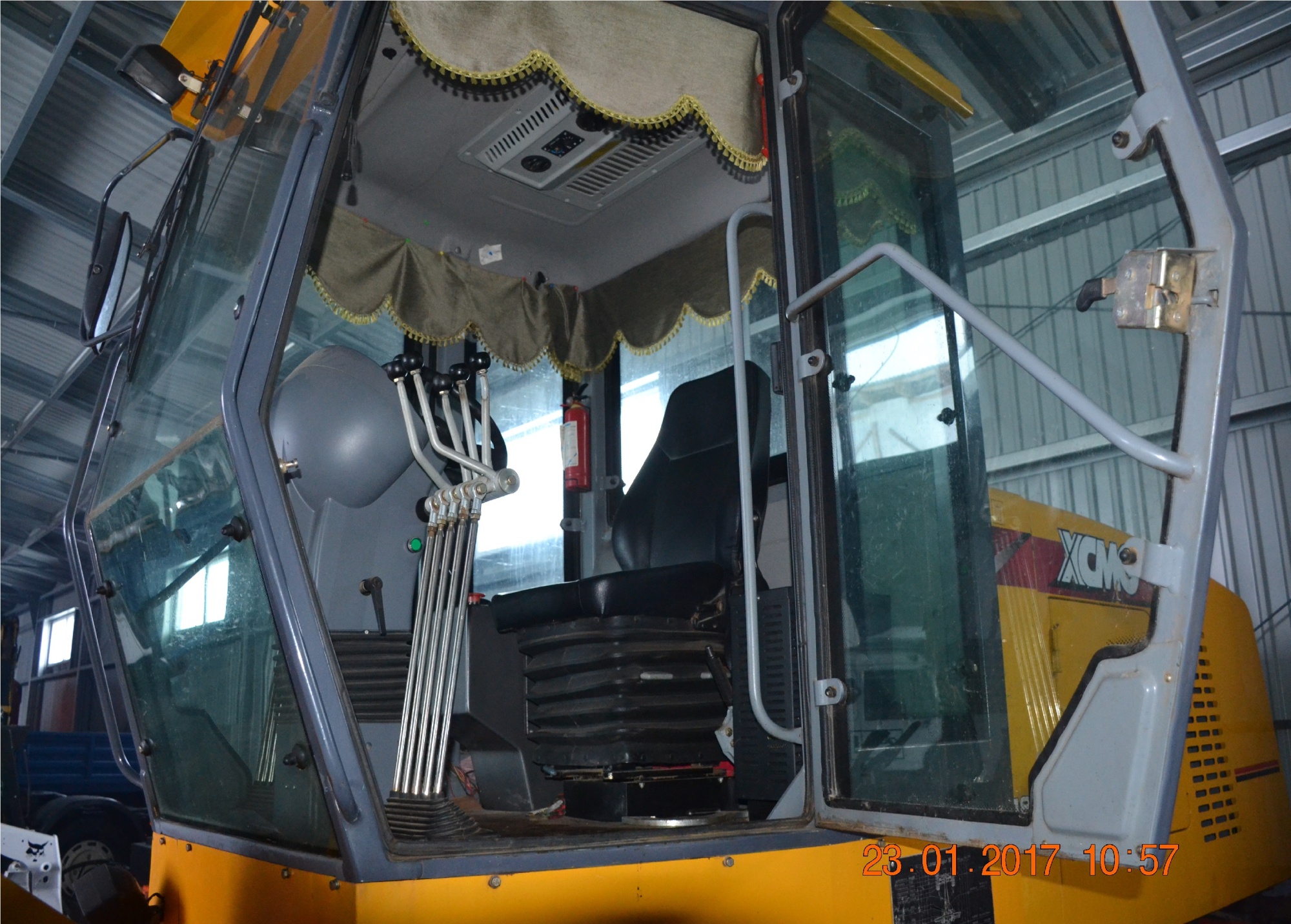Автогрейдер XCMG GR180 купить в компании Рабочие Машины