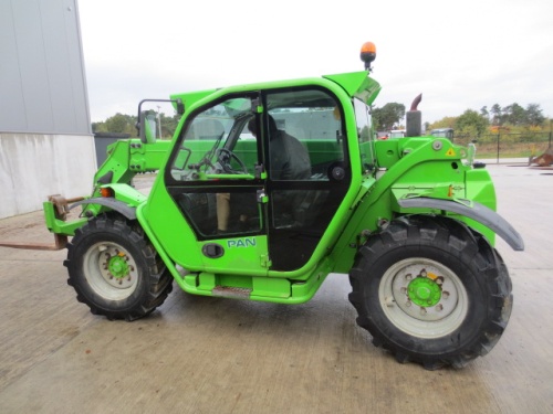 Телескопический погрузчик Merlo P 32.6 L купить в компании Рабочие Машины