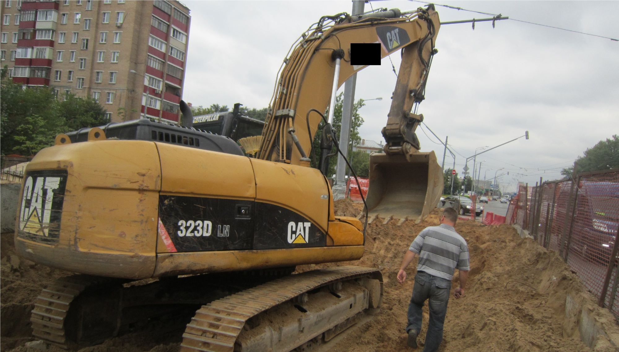 Гусеничный экскаватор CATERPILLAR 323D LN купить в компании Рабочие Машины