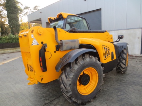 Телескопический погрузчик JCB 535-95 купить в компании Рабочие Машины