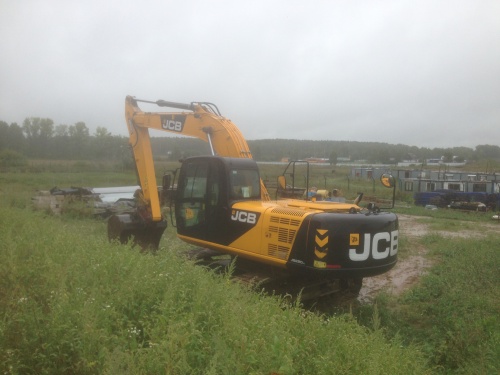 Гусеничный экскаватор JCB JS 220S купить в компании Рабочие Машины