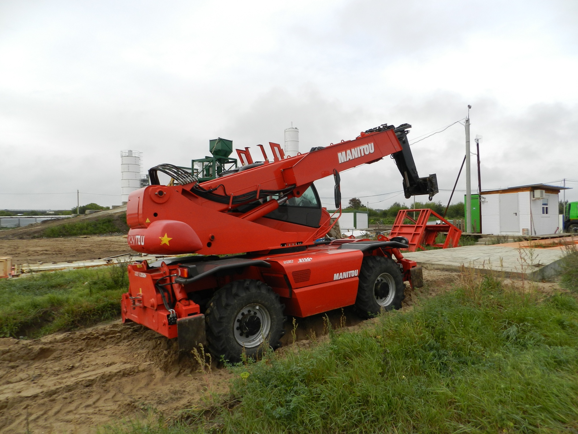 телескопический погрузчик Manitou MRT-X 2150+ купить в компании Рабочие Машины