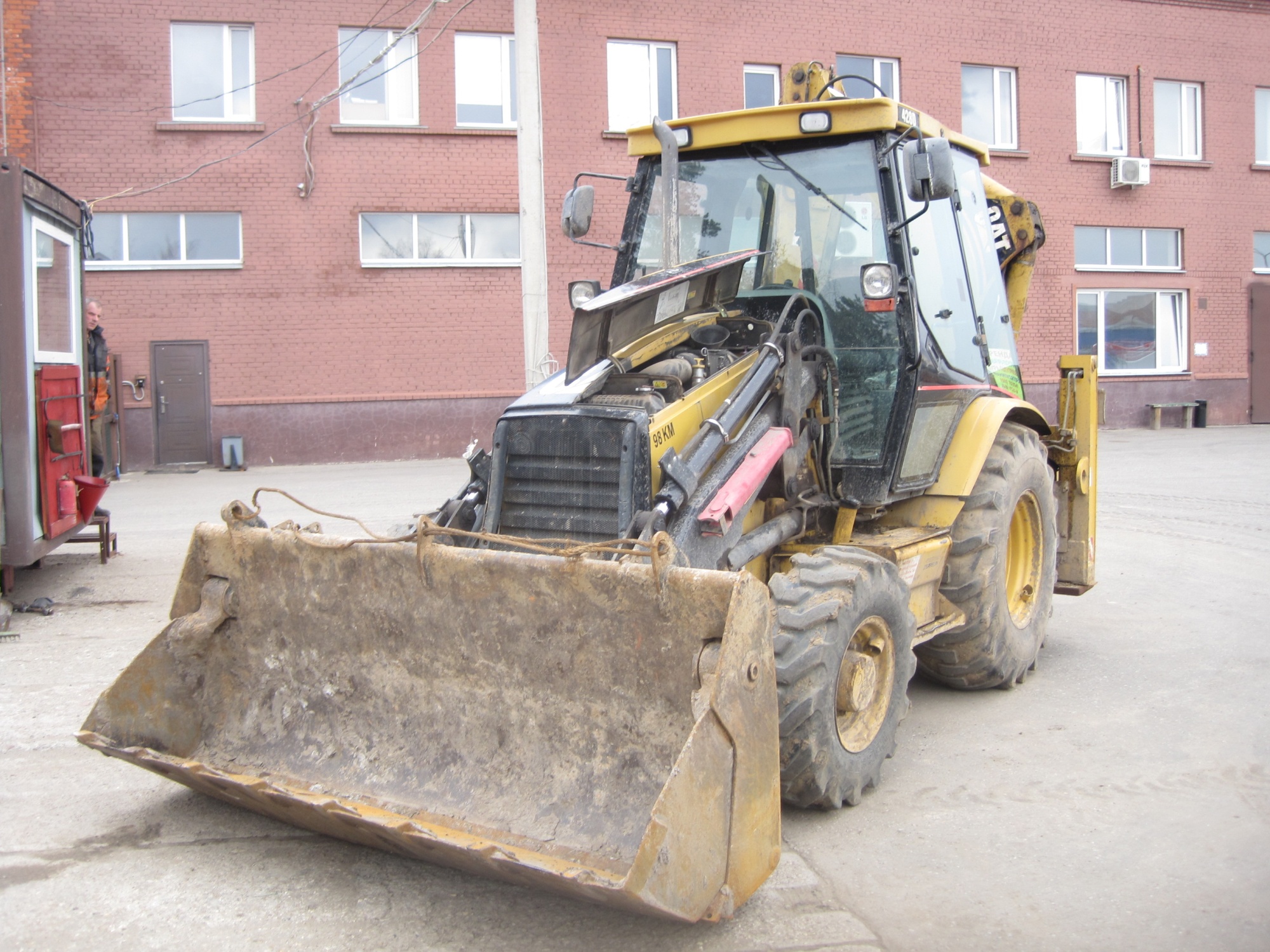 экскаватор-погрузчик CAT 428D купить в компании Рабочие Машины