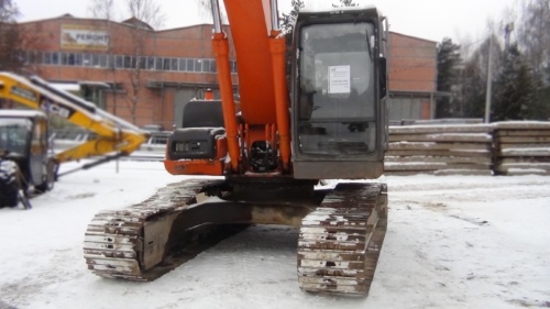 Гусеничный экскаватор HITACHI ZAXIS 200, 2005 купить в компании Рабочие Машины